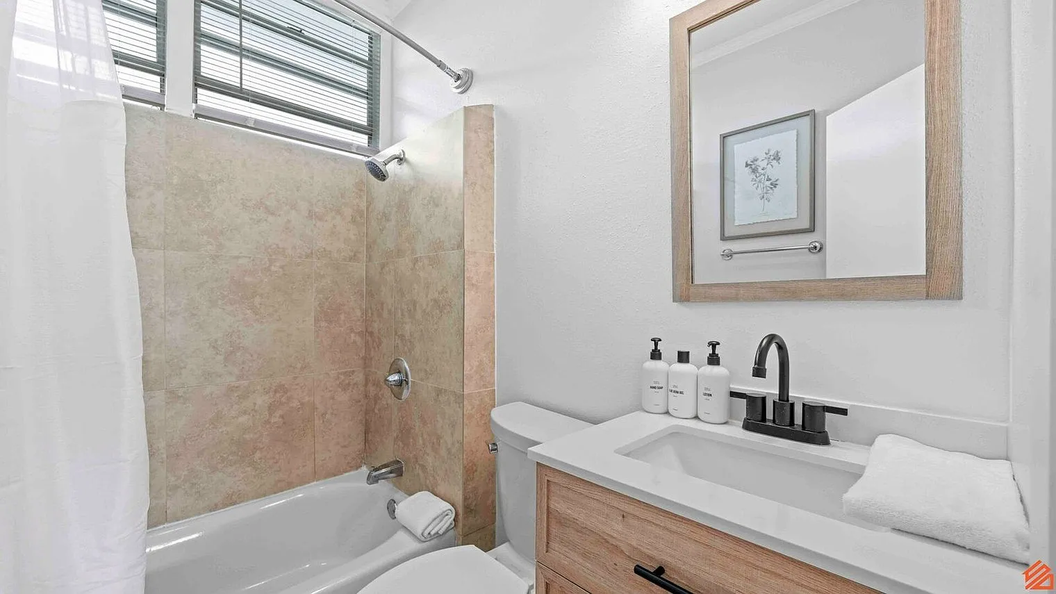 1 bed, 1.0 bath, 4090 sqft, $2,567 — Photo 2