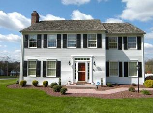 1 Country Manor Ln, New Freedom, PA 17349