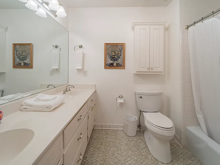 605 Regent Rd — Photo 16