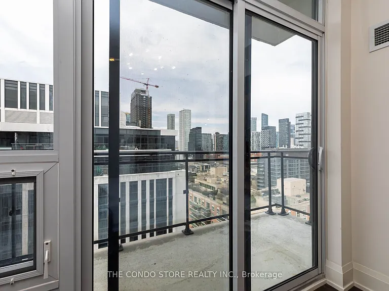 460 Adelaide St E #Penthouse 103 — Photo 25