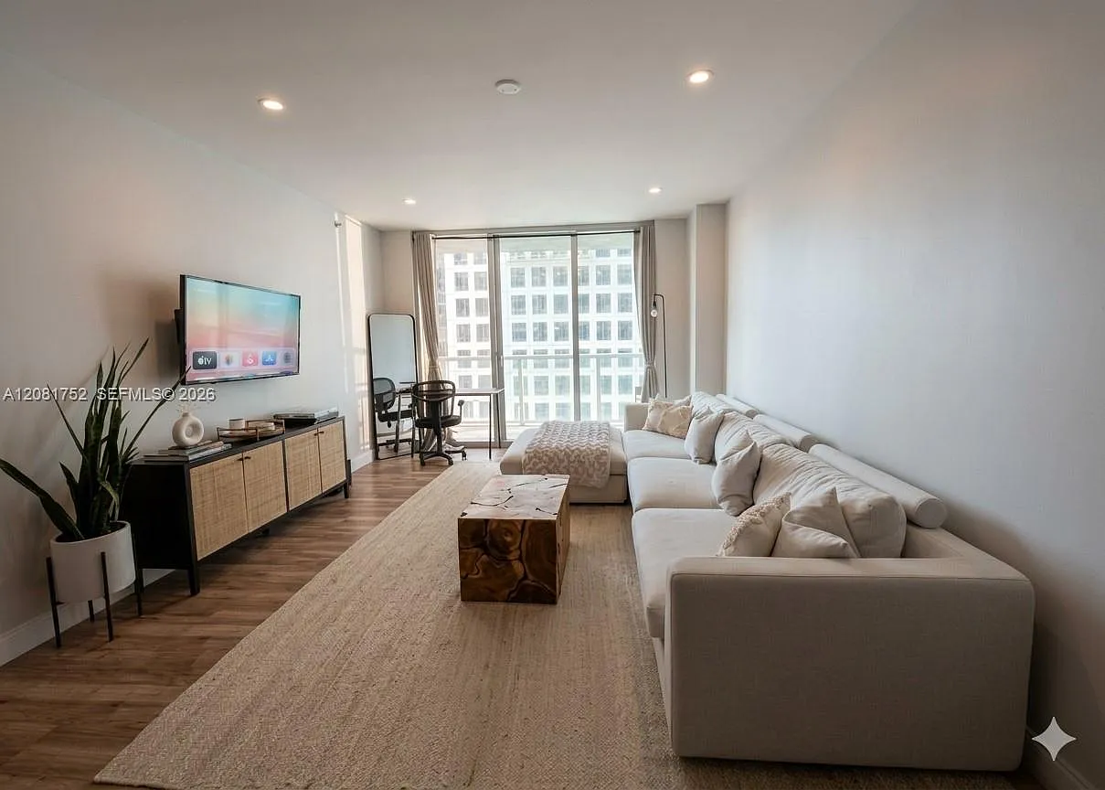 500 Brickell East Condo — Photo 4