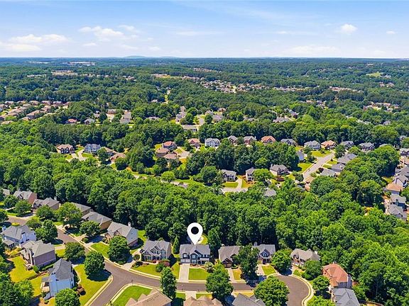 3rd image of 3084 Grove View Ct