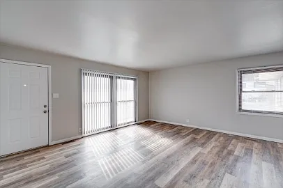 4 bed, 1.0 bath, 1192 sqft, $1,600 — Photo 4