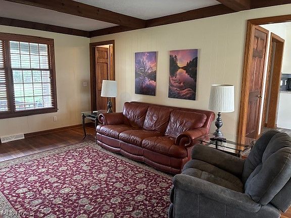5th image of 317 Verdant Ln