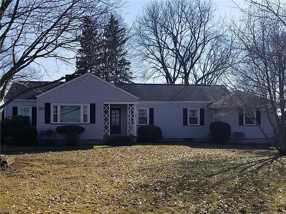 2nd image of 40741 Nold Dr