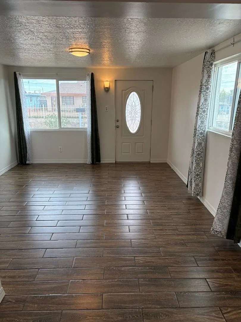 7414 Mimosa Ave. — Photo 3