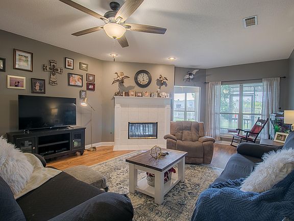 2nd image of 6 Pine Lake Ct