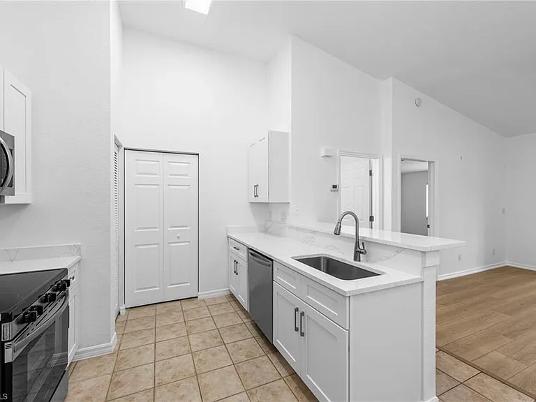 27123 Matheson Ave #206 — Photo 7