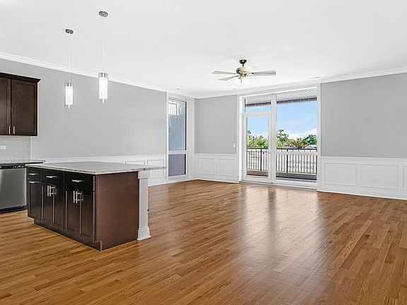 4th image of 520 N Western Ave #2A