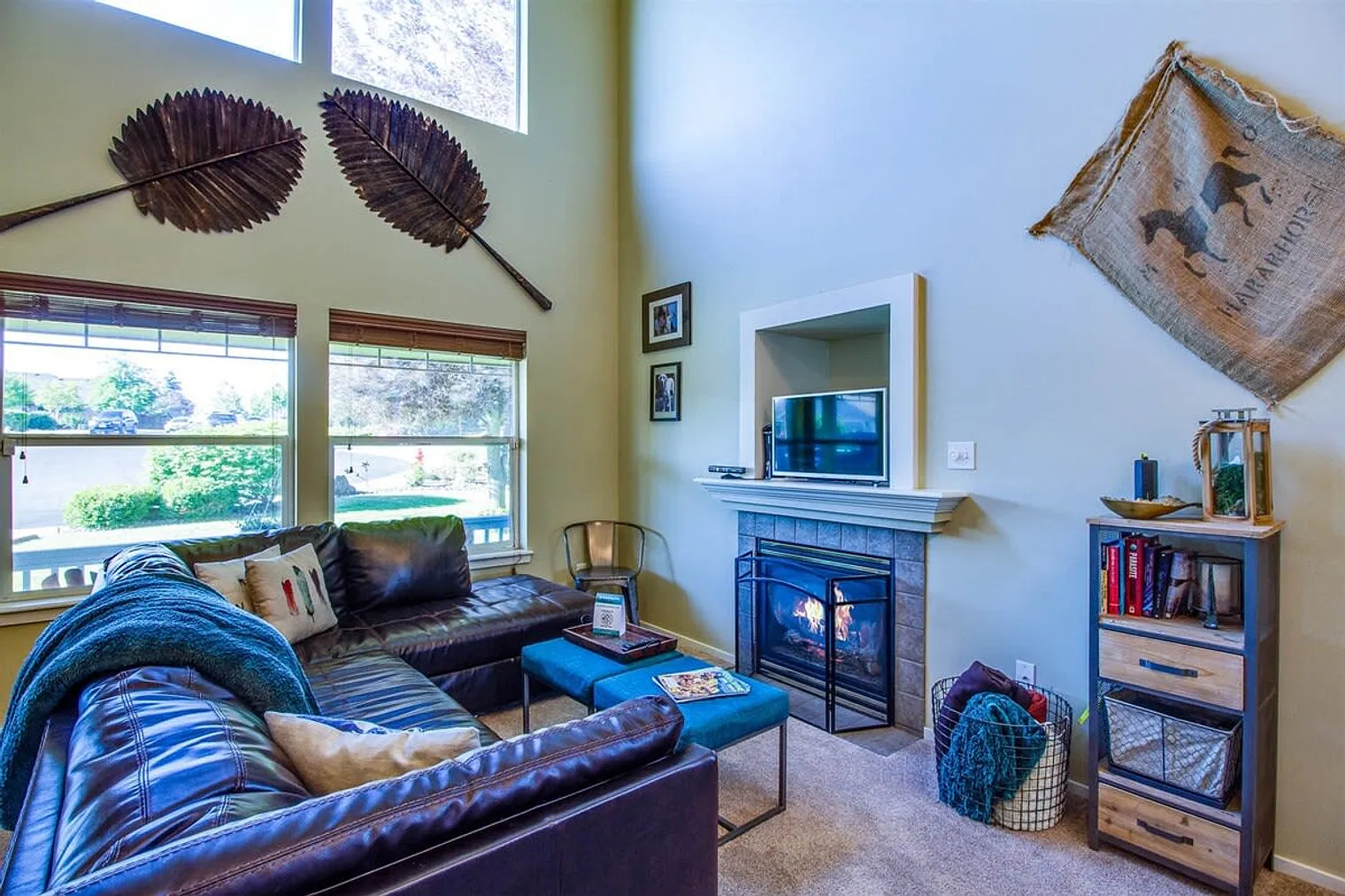 4 bed, 2.0 bath, 2594 sqft, $7,516 — Photo 2