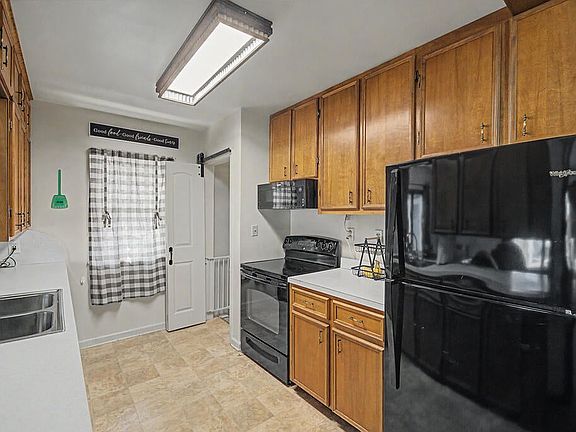5th image of 907 N 3rd St