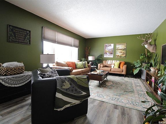 5th image of 1110 Robin AVENUE