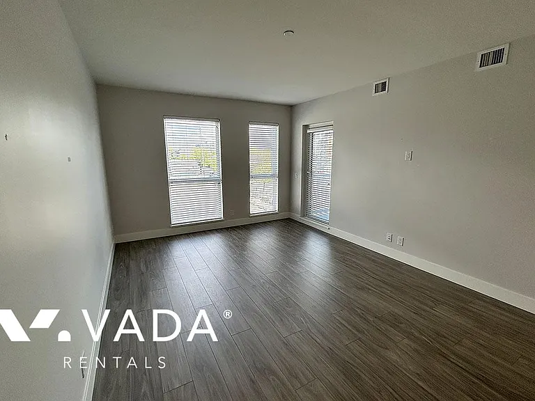 22265 Dewdney Trunk Rd — Photo 3