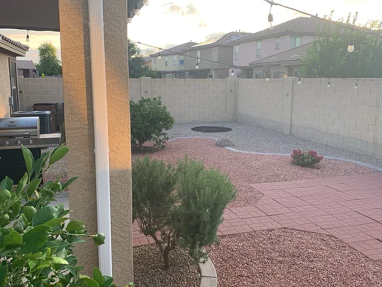 906 E Desert Rose Trl — Photo 24