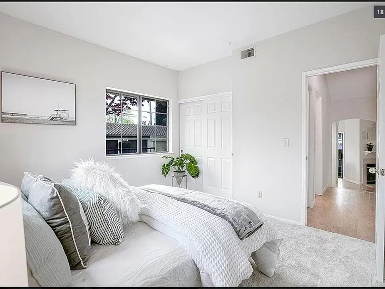 24 Washington Square Dr — Photo 13