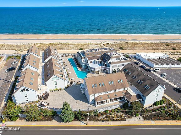4th image of 900 Ocean Avenue #1