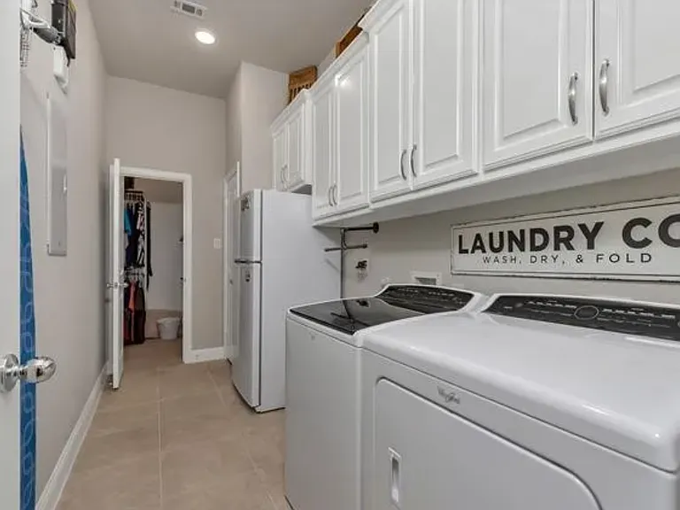 7013 Cross Point Ln — Photo 50