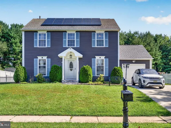 6 Brandon Ct, Sicklerville, NJ 08081