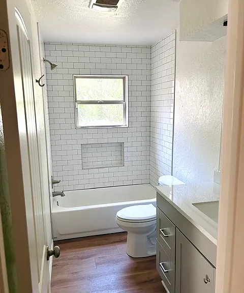 211 S 6th St — Photo 5