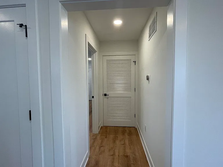 303 Forman Ave — Photo 14