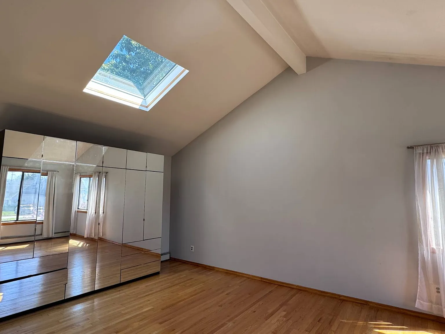 3 bed, 2.5 bath, $4,200 — Photo 3