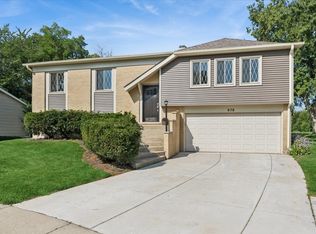 978 Harvard Ln, Buffalo Grove, IL 60089