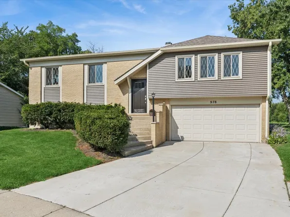 978 Harvard Ln, Buffalo Grove, IL 60089