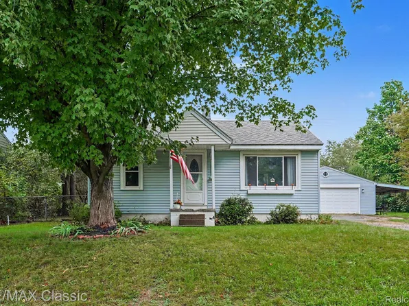 5812 Oster Dr, Waterford, MI 48327