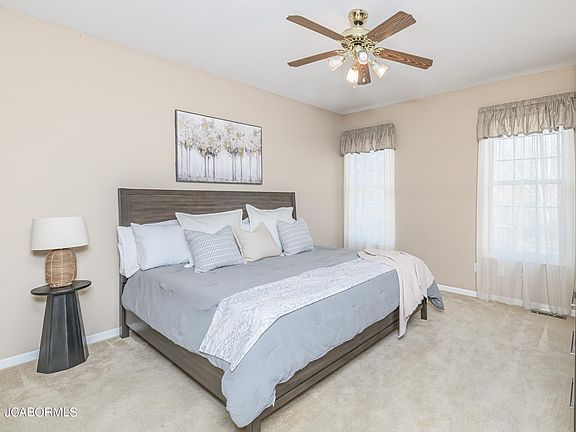 4th image of 1900 Scarborough Dr