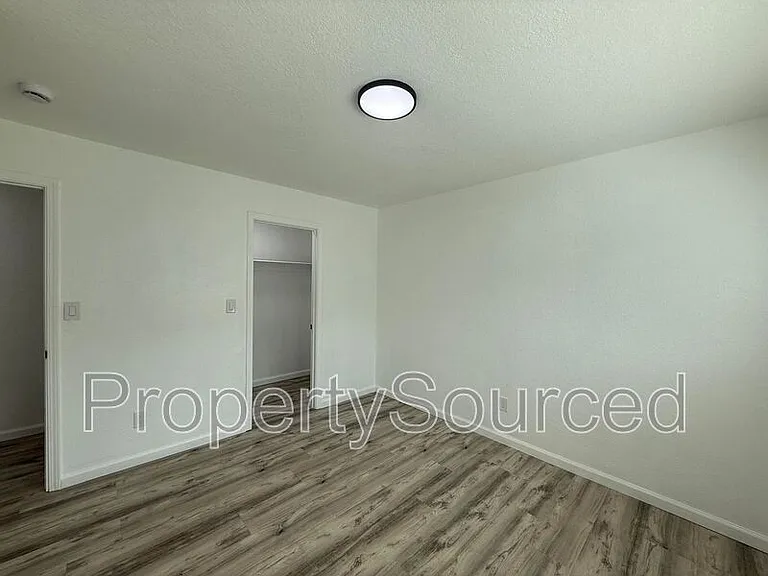 911 H St #2 — Photo 18