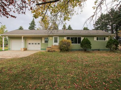 555 N High Dr NE, Hutchinson, MN, 55350