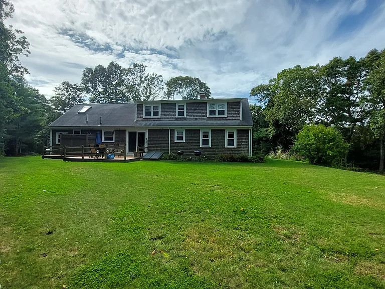 90 Fox Ln — Photo 2