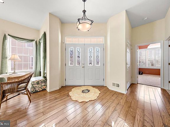 5th image of 9 Bradley Beach Way
