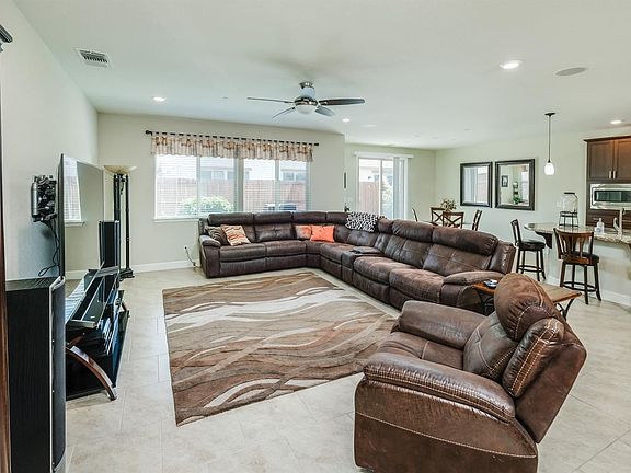 3rd image of 5017 Wood Way