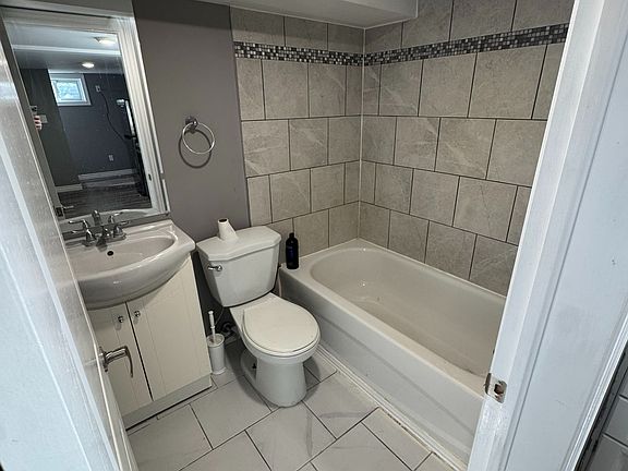 3rd image of 210 Owen St #2