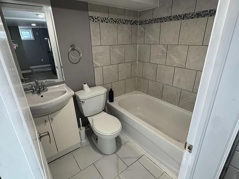 210 Owen St #2 — Photo 3