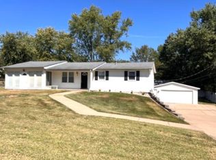 6 Laura Hill Rd, Saint Peters, MO 63376