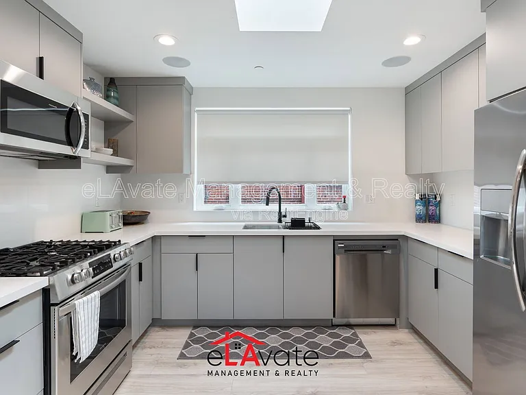 1035 N Serrano Ave #3 — Photo 6