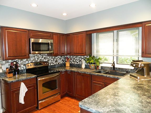 3rd image of 1204 Gulfstream Pkwy