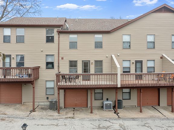 2nd image of 707 Forest Trace Dr #E