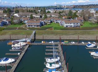 520 N Hayden Bay Dr, Portland, OR