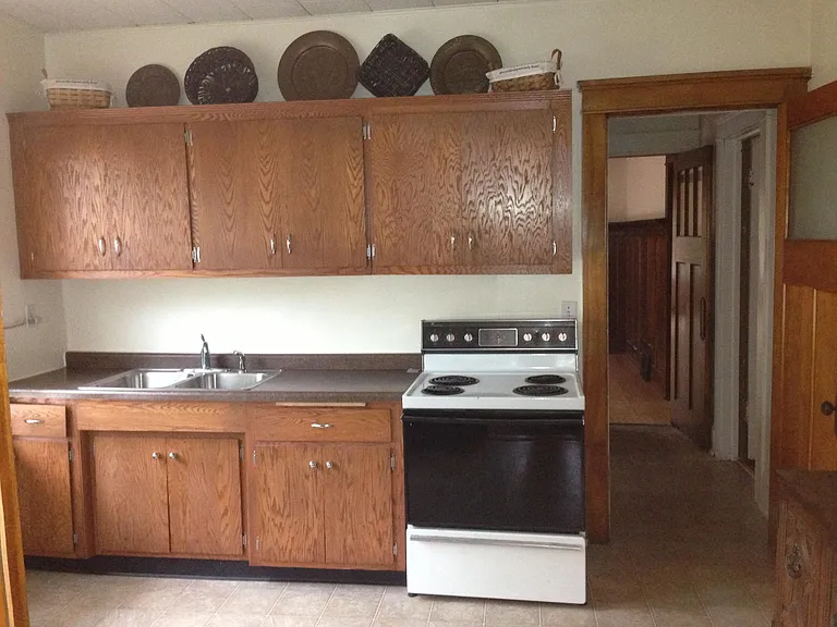 3302 N Oakland Ave — Photo 9