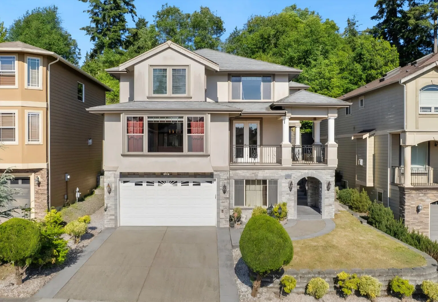 Federal Way 4 Bed, 3 Bath with Bonus Room and Primary Suite Retreat — Photo 1