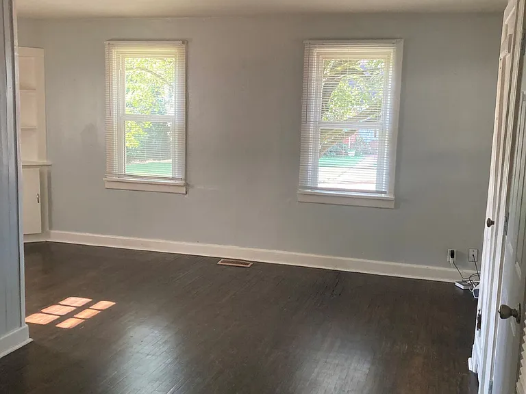 606 Morton St — Photo 13