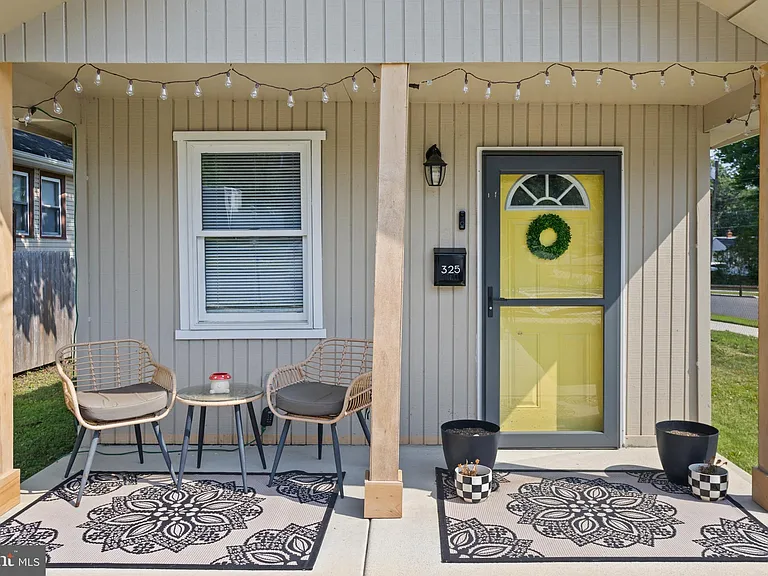 325 W Evergreen Ave — Photo 6