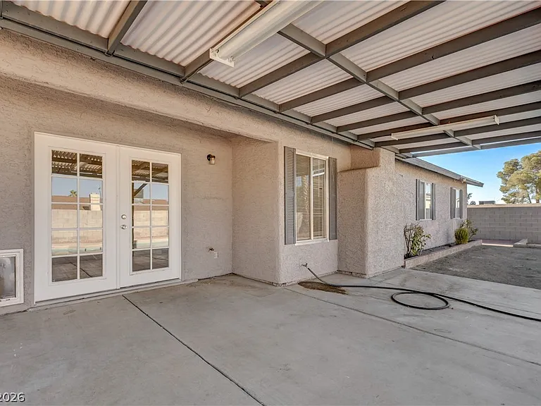 707 Honeybee Ct — Photo 38