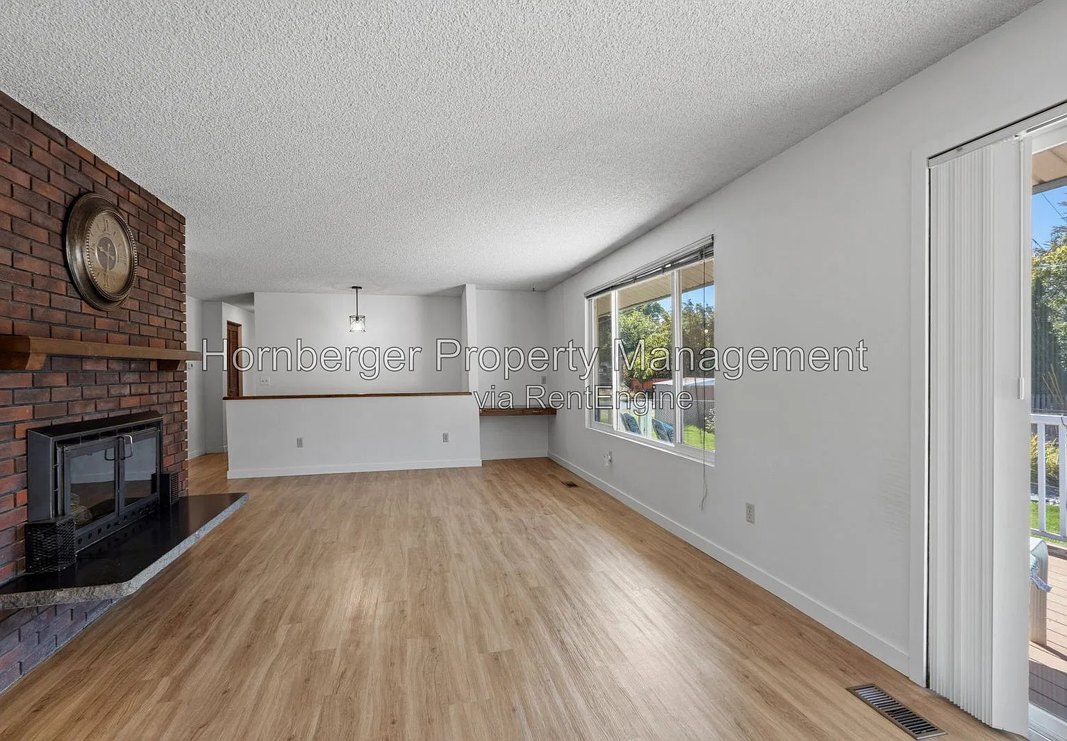 3 bed, 2.0 bath, 2568 sqft, $2,695 — Photo 2