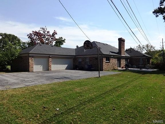 5th image of 11572 New London Dr