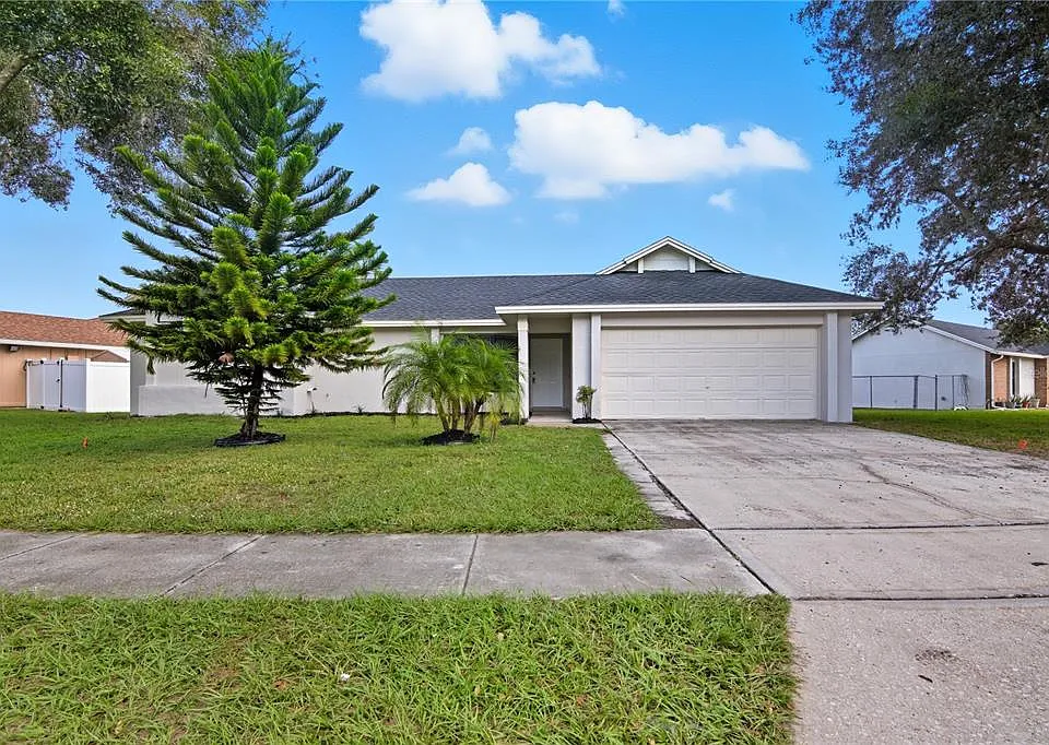 205 Red Maple Dr