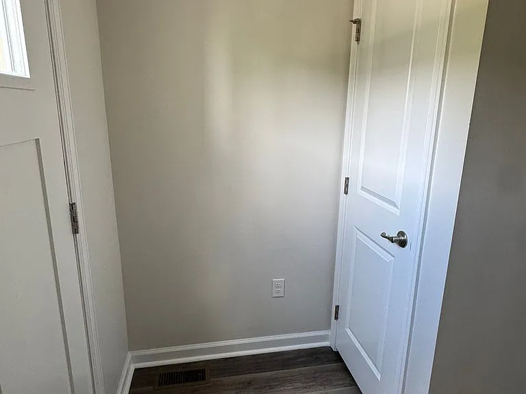 2026 Connecticut Ln — Photo 3